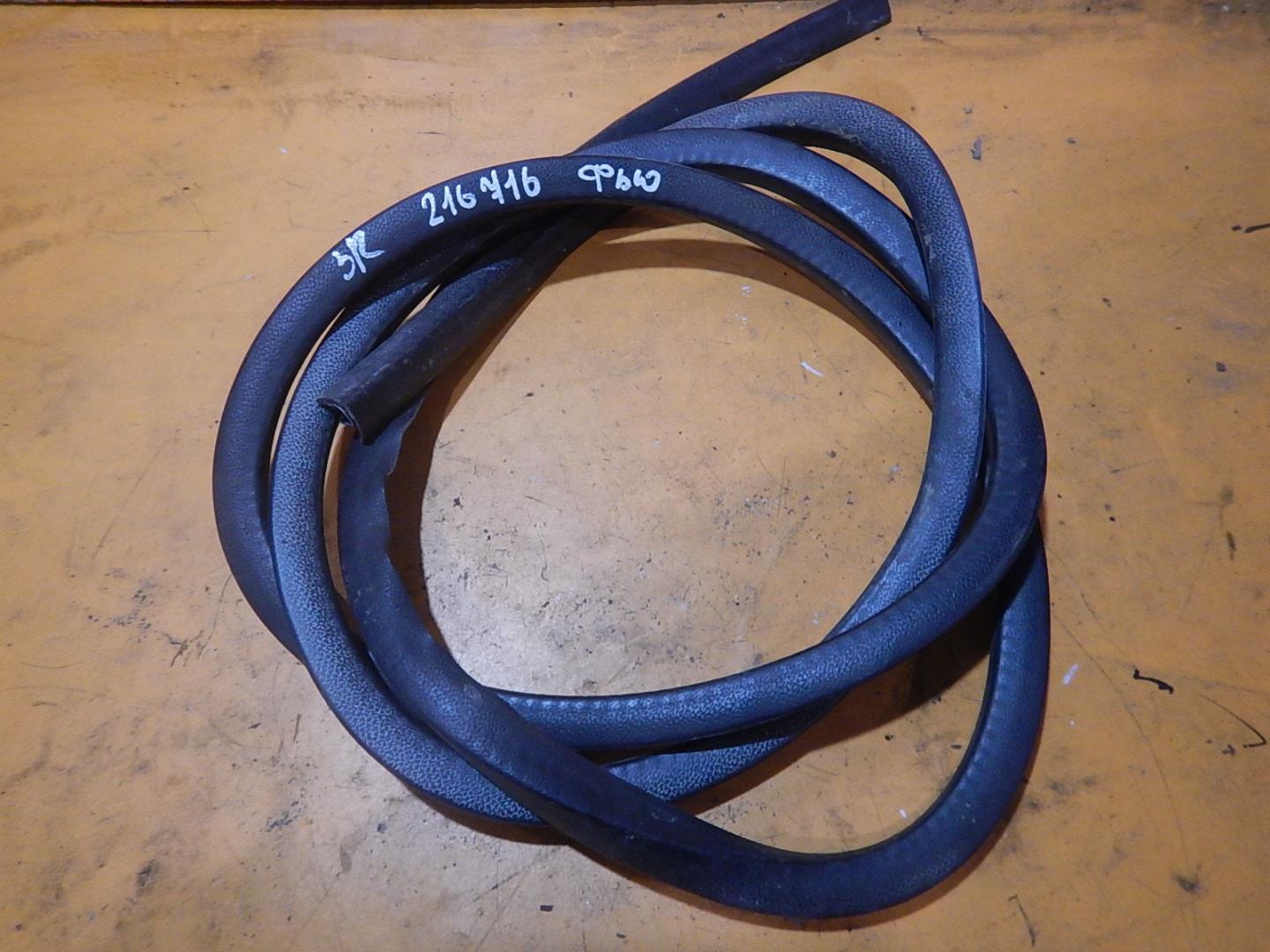 Уплотнитель двери