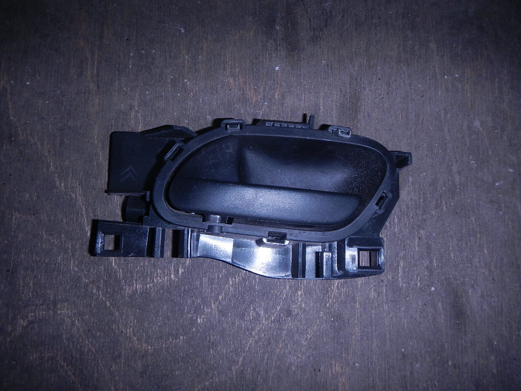 Ручка двери внутренняя левая