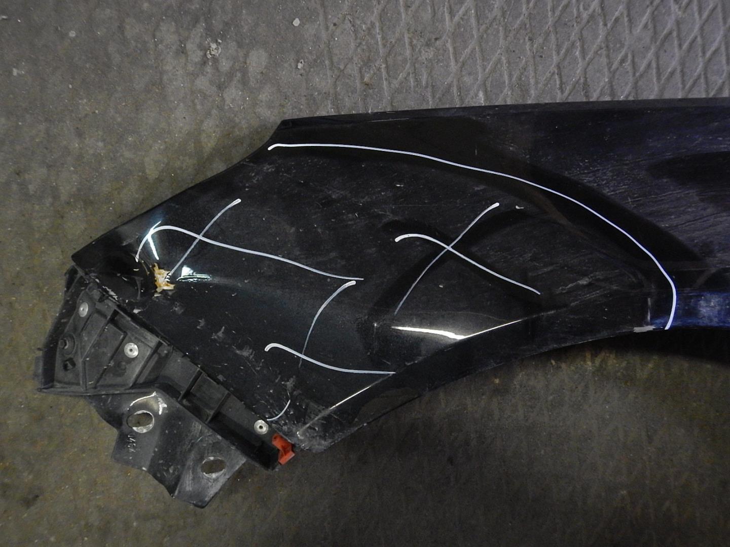 Крыло переднее левое