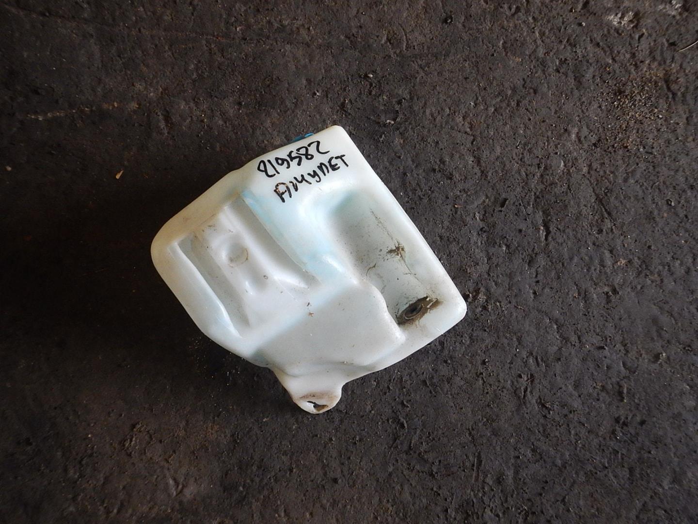 Бачок омывателя лобового стекла