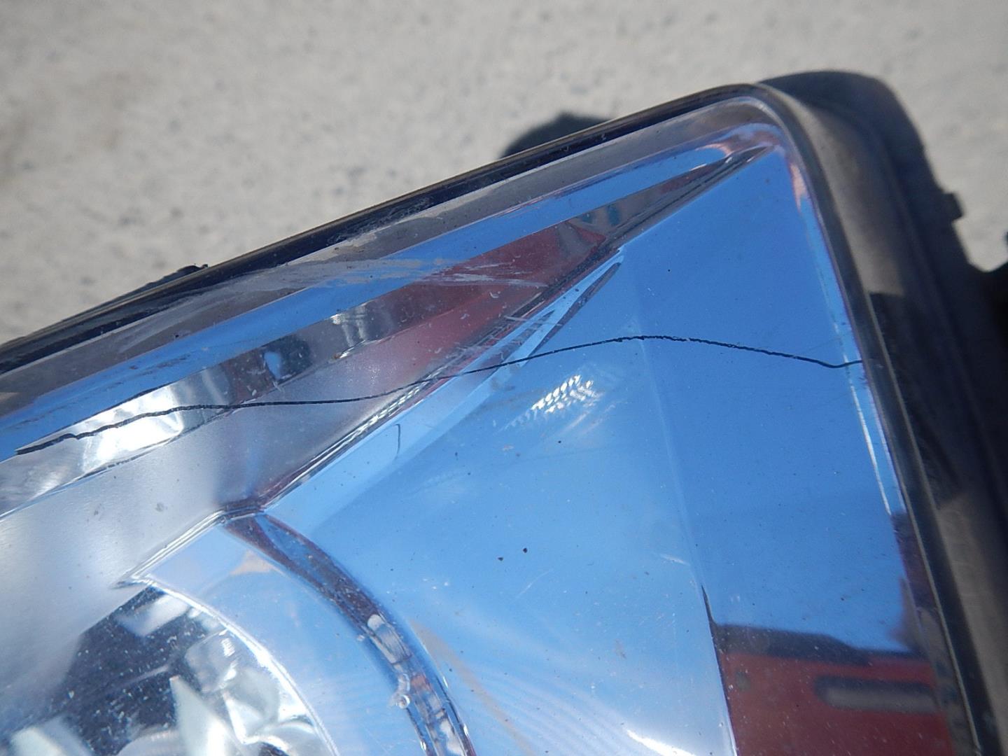 Фара противотуманная левая