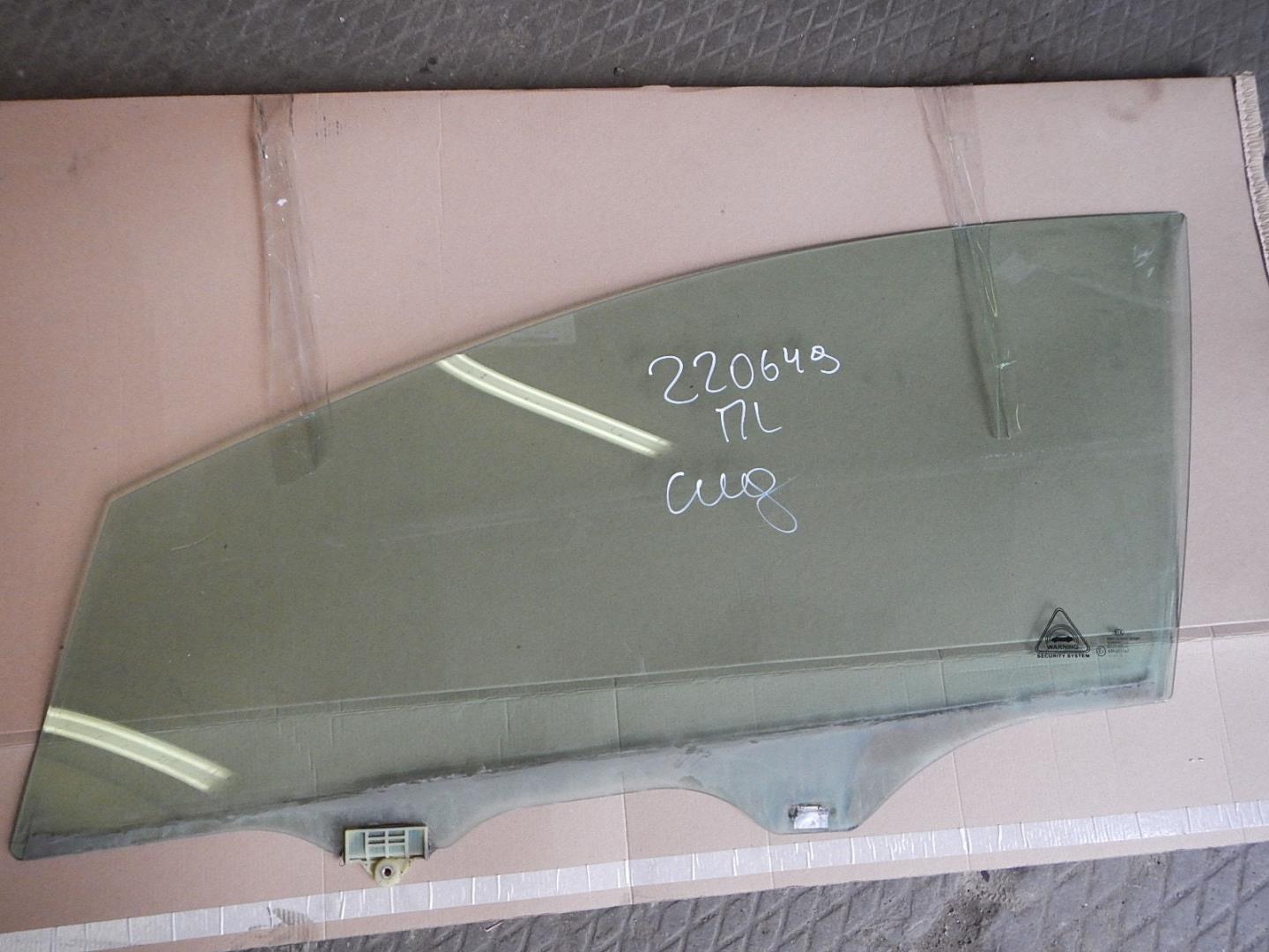 Стекло двери передней левой