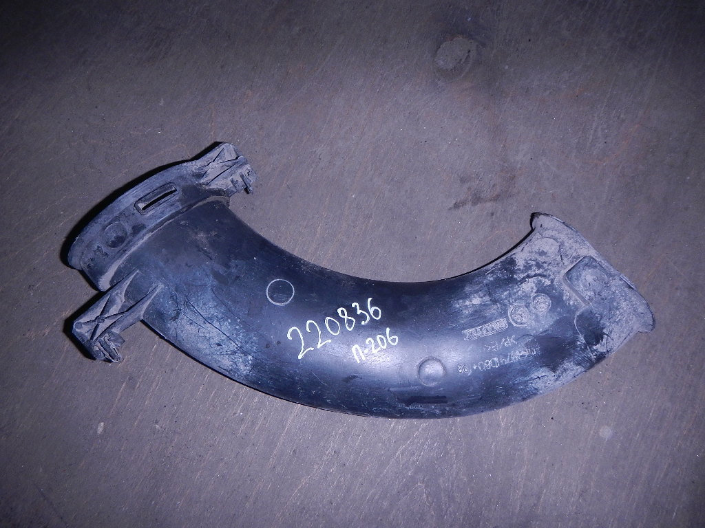 Патрубок воздушного фильтра