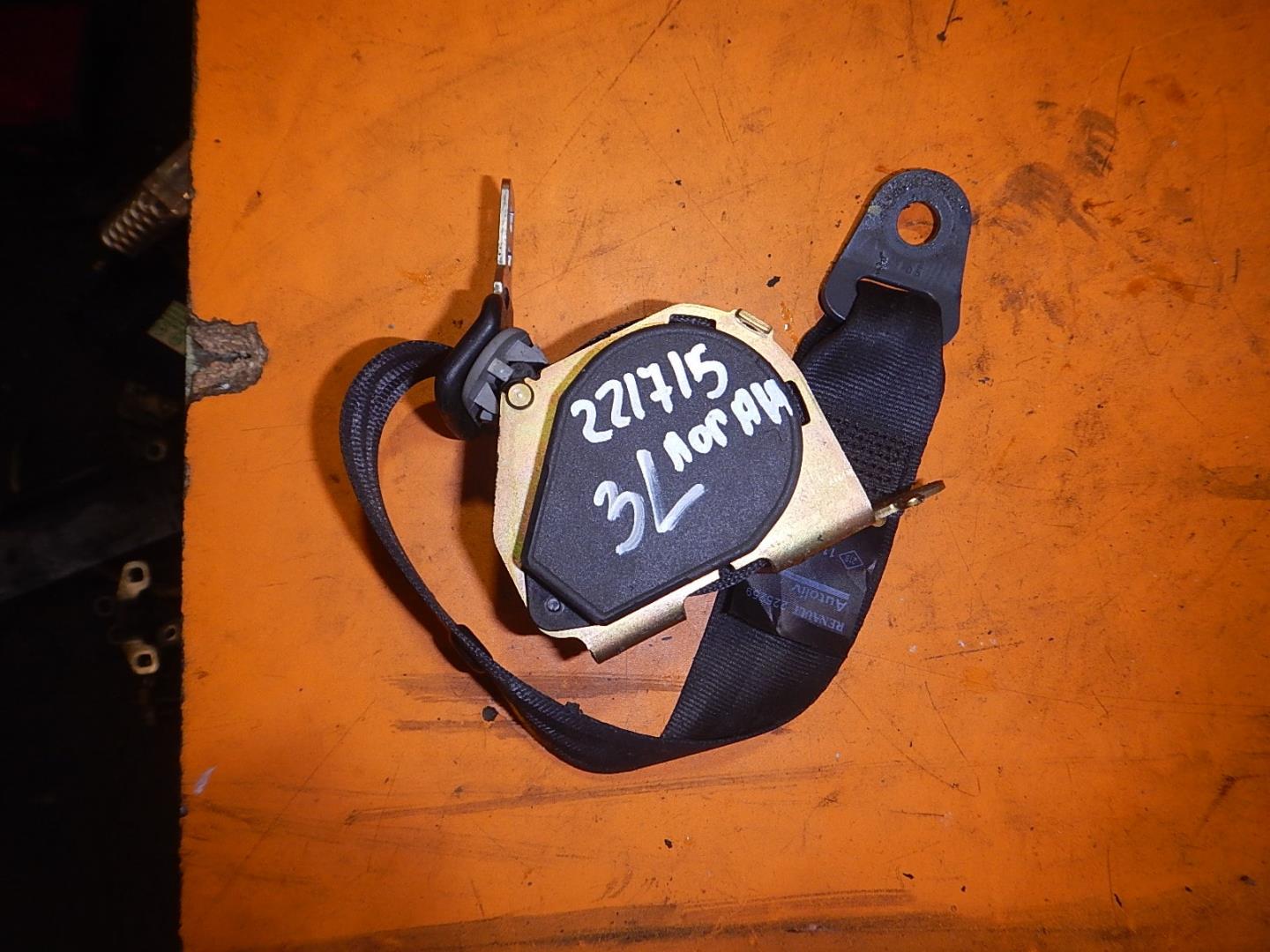 Ремень безопасности