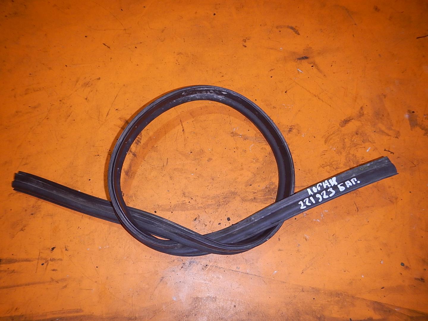 Уплотнитель багажника для Logan (LS) 2004-2014