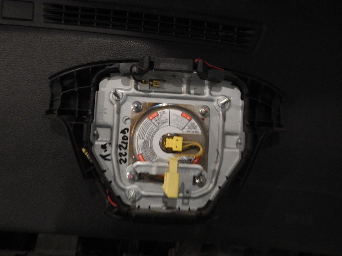 Подушка безопасности в рулевое колесо