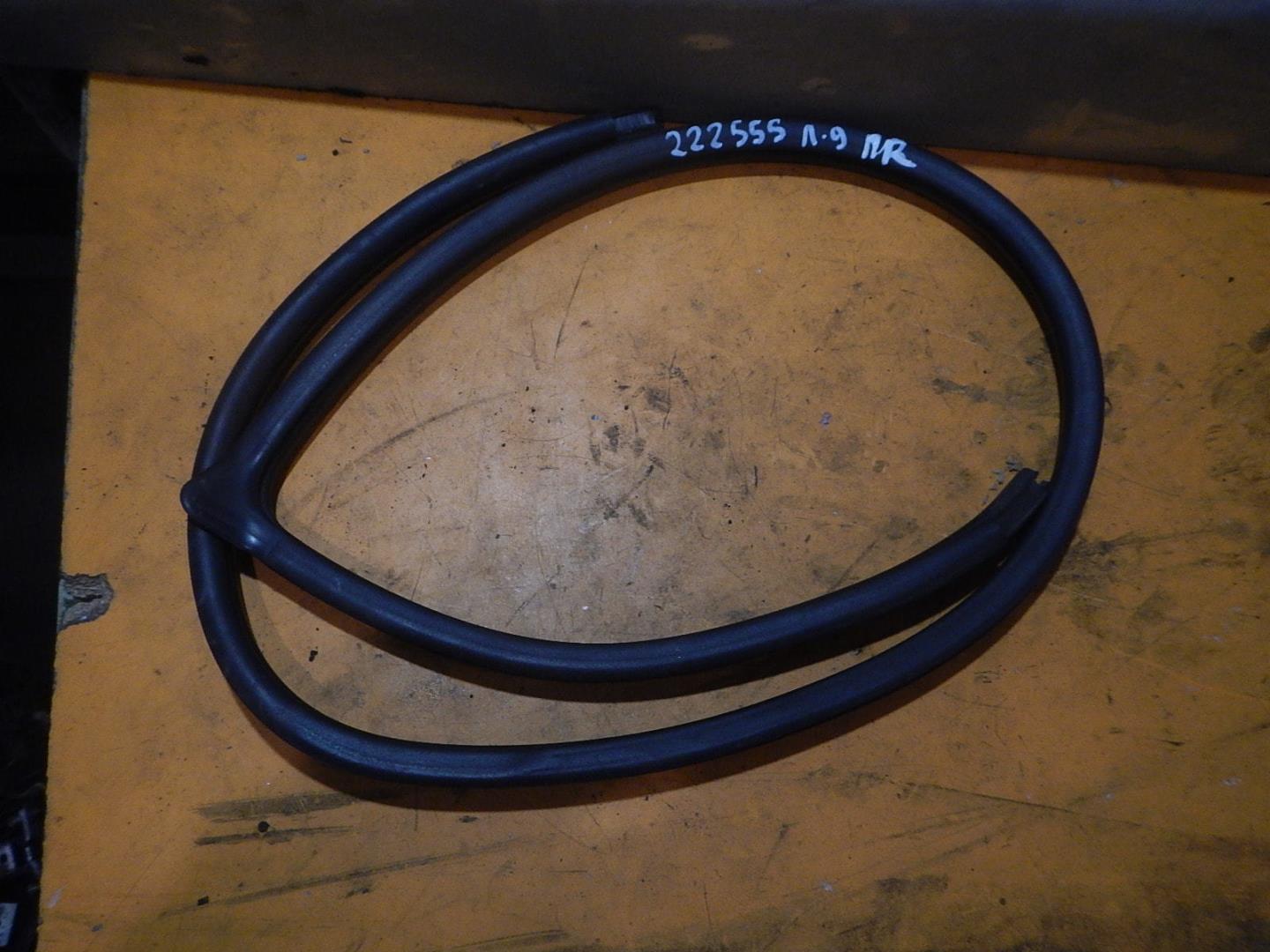 Уплотнитель двери