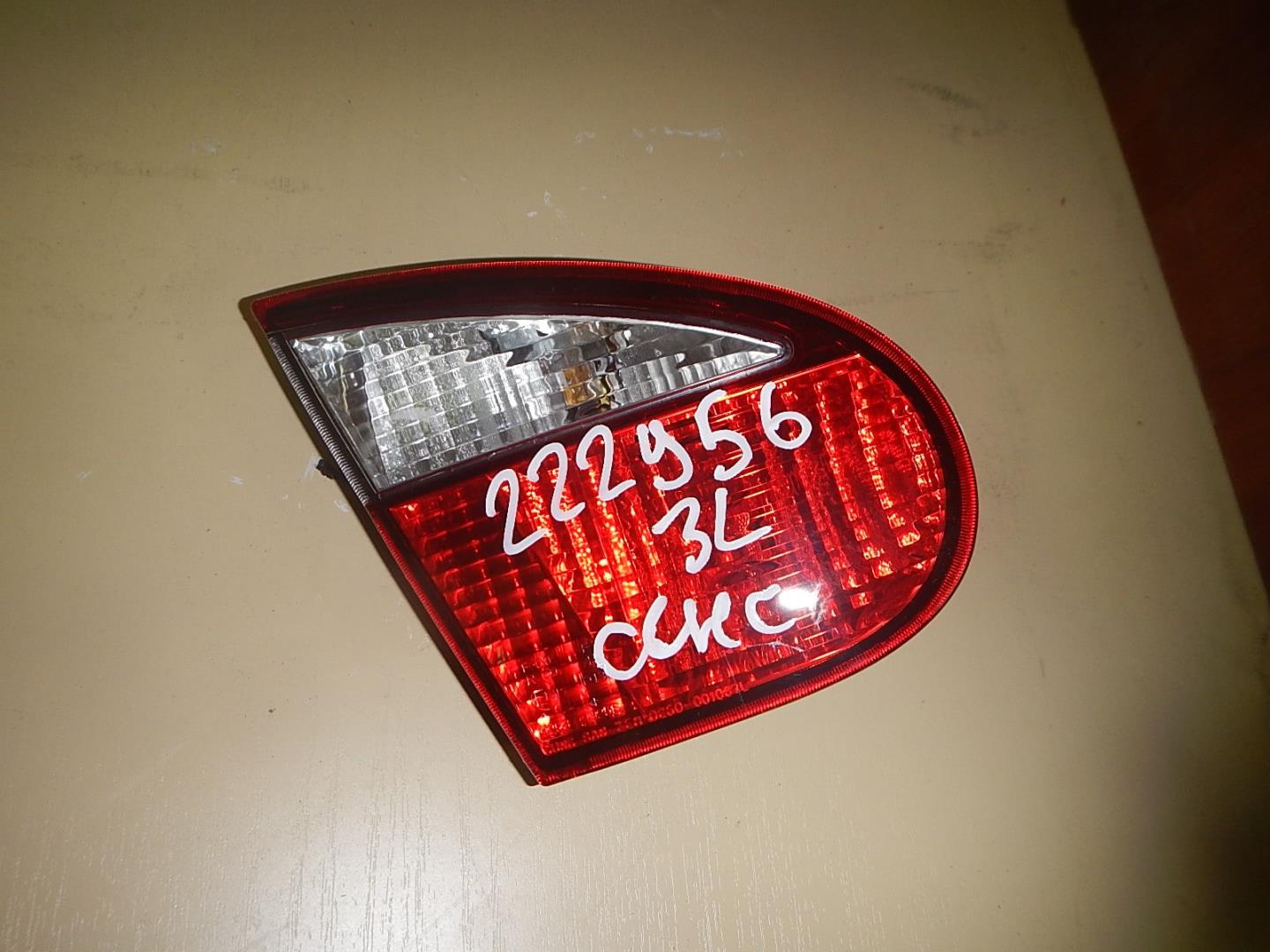 Фонарь задний внутренний левый