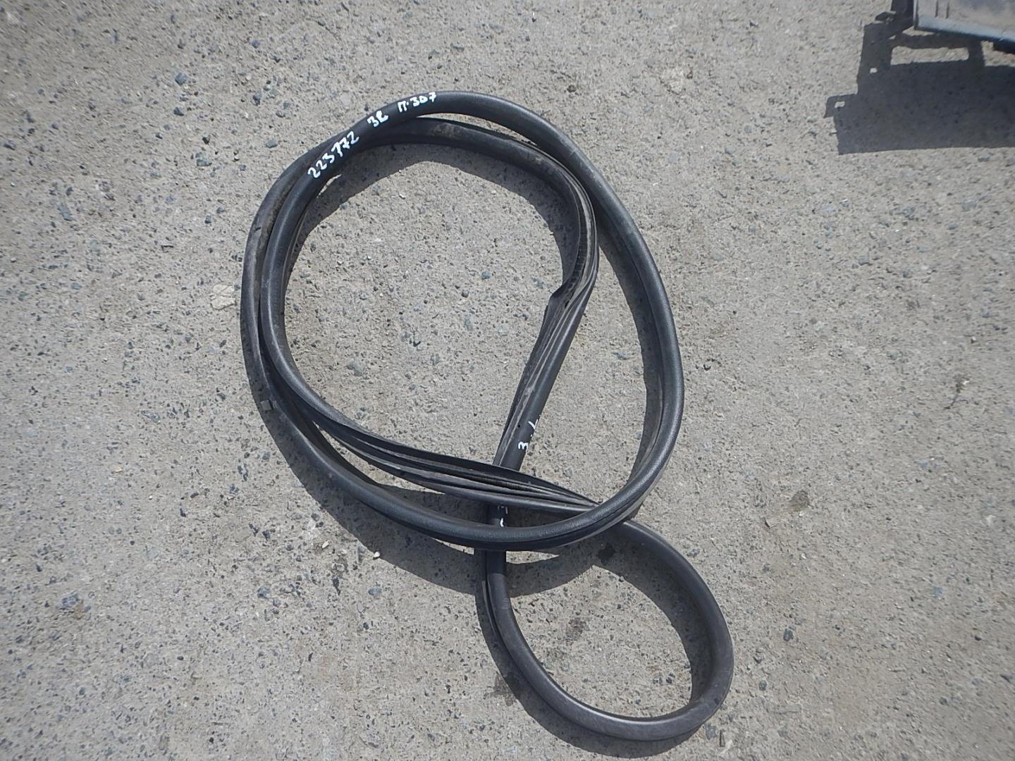 Уплотнитель двери