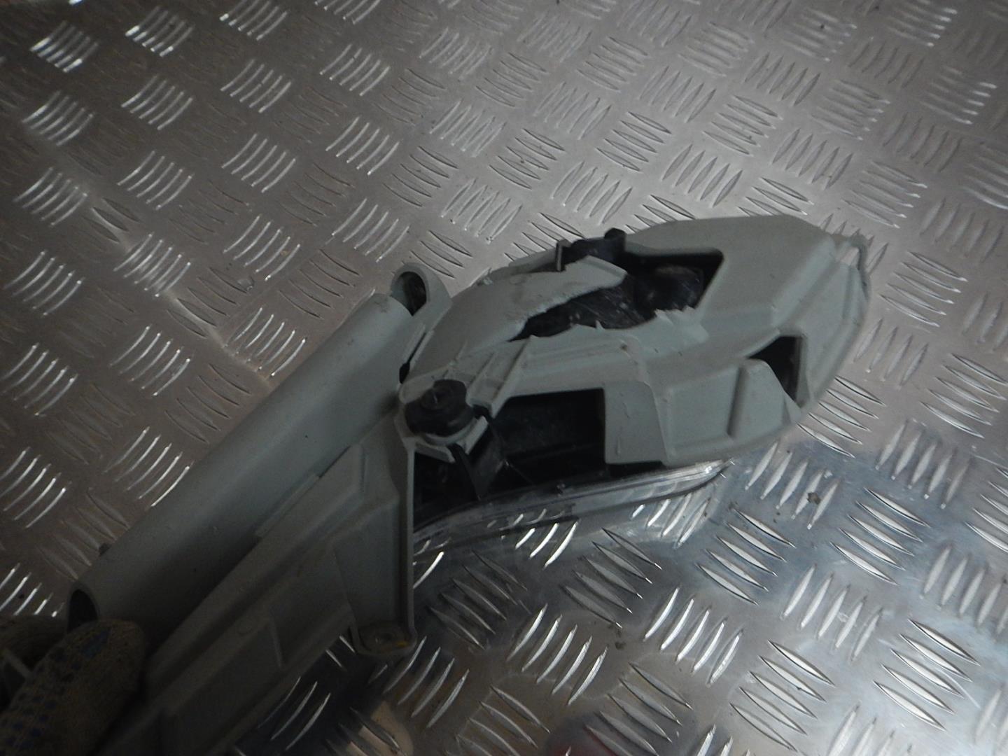 Фара противотуманная левая