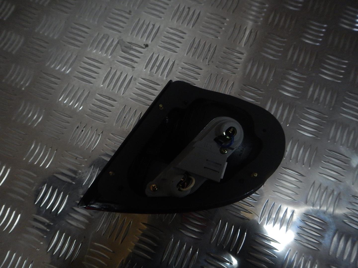 Фонарь задний внутренний левый