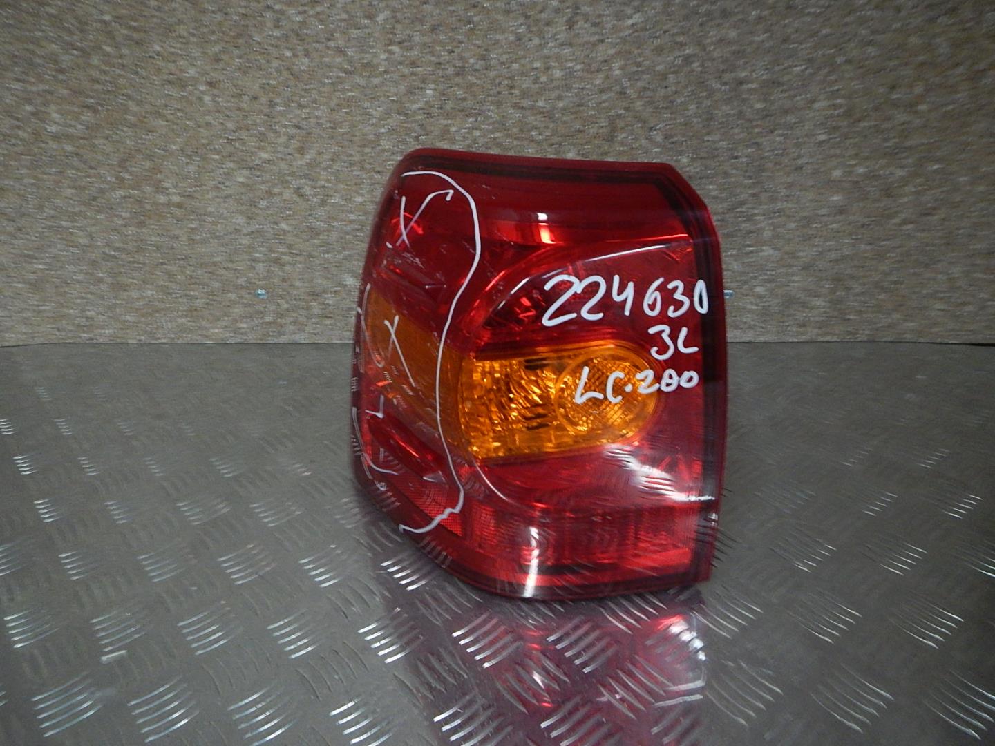 Фонарь задний левый