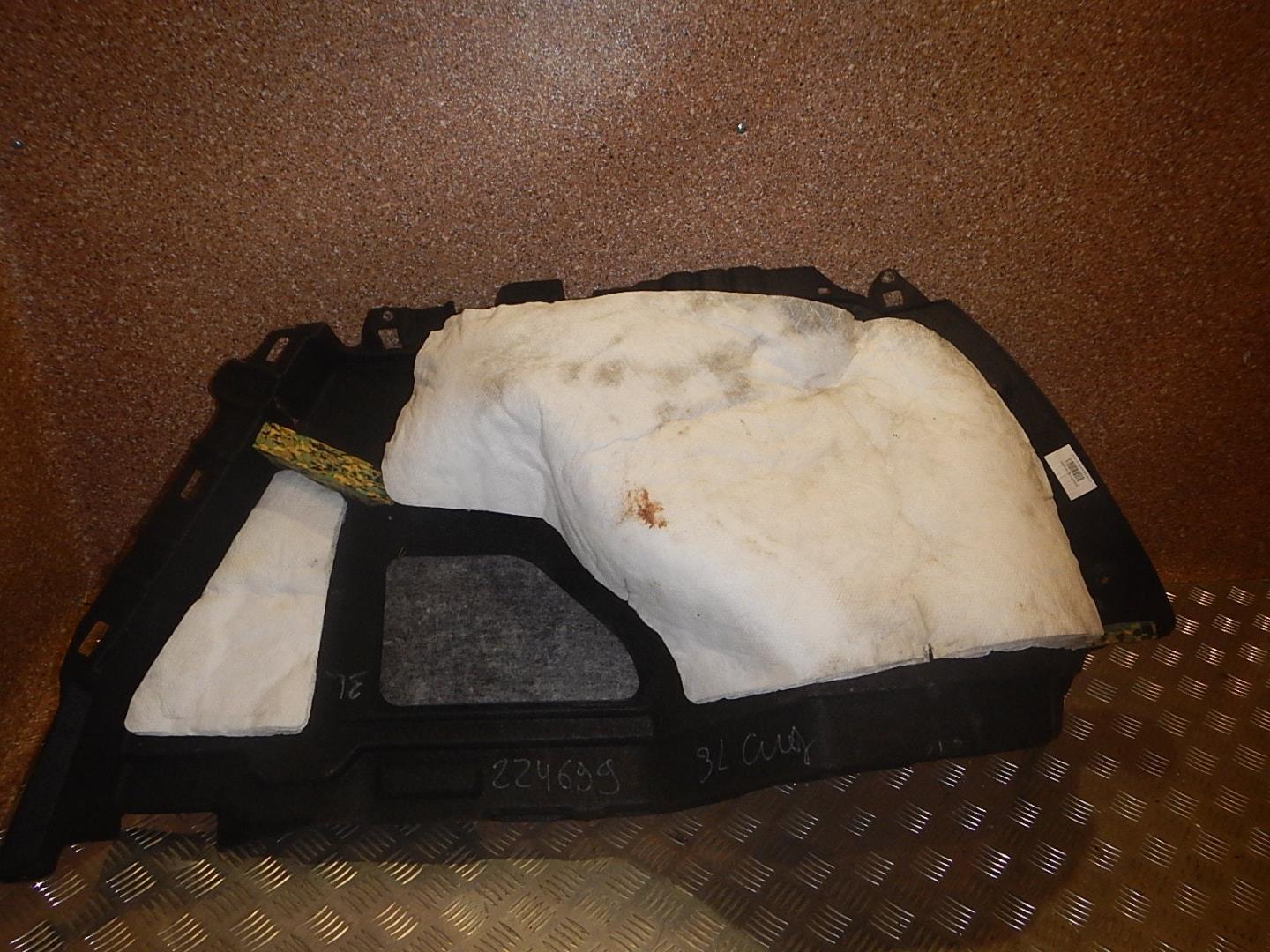 Обшивка багажника