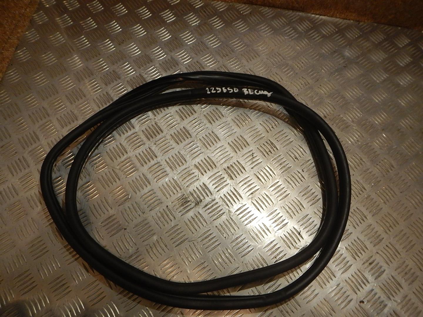 Уплотнитель двери