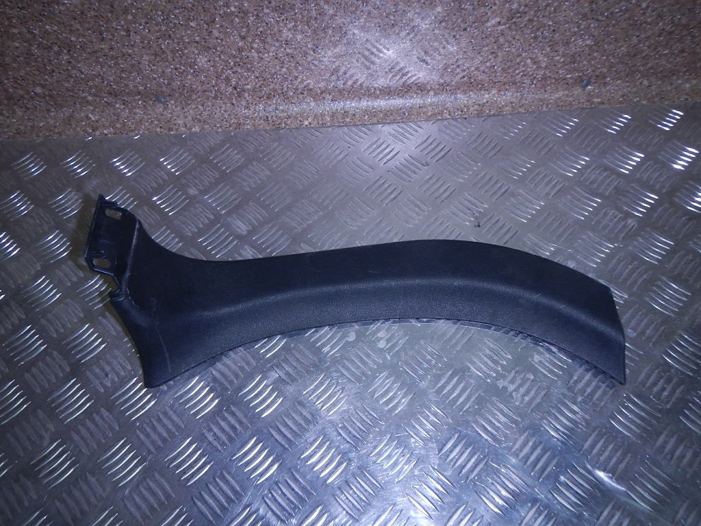 Обшивка багажника