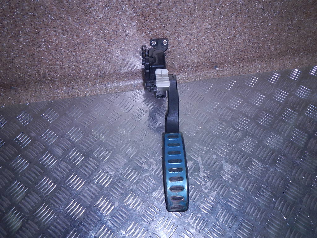 Педаль газа