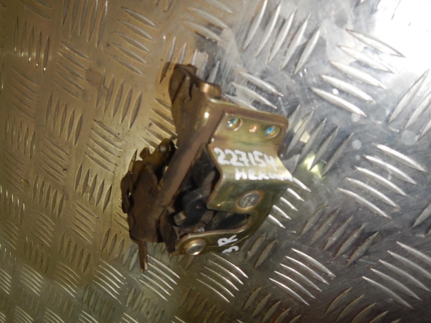 Замок двери задней правой