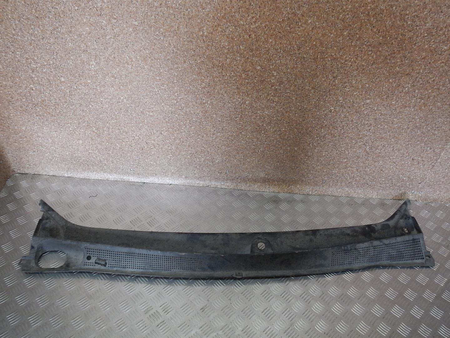 Решетка стеклоочистителей (Жабо)