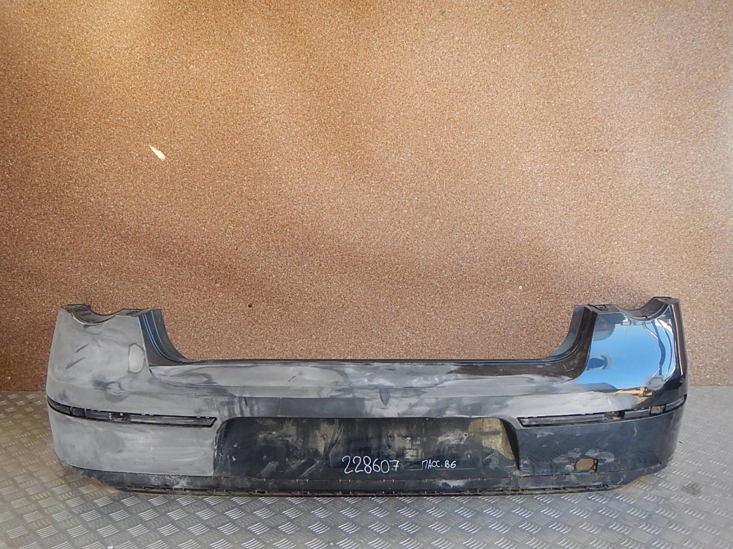 Бампер задний