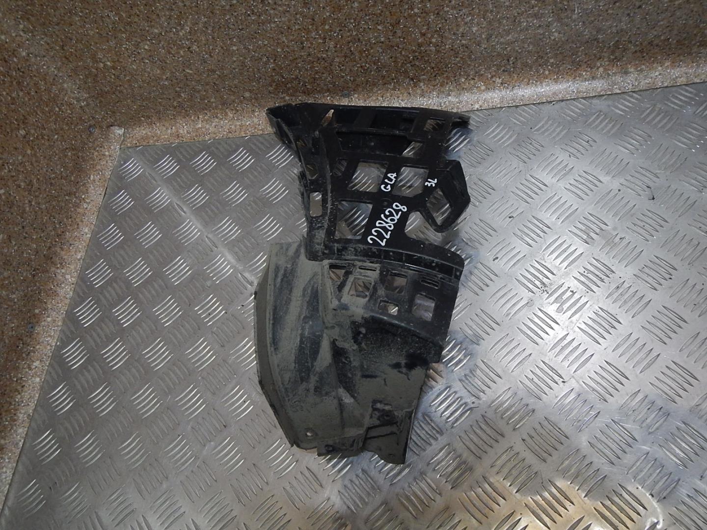 Кронштейн заднего бампера левый