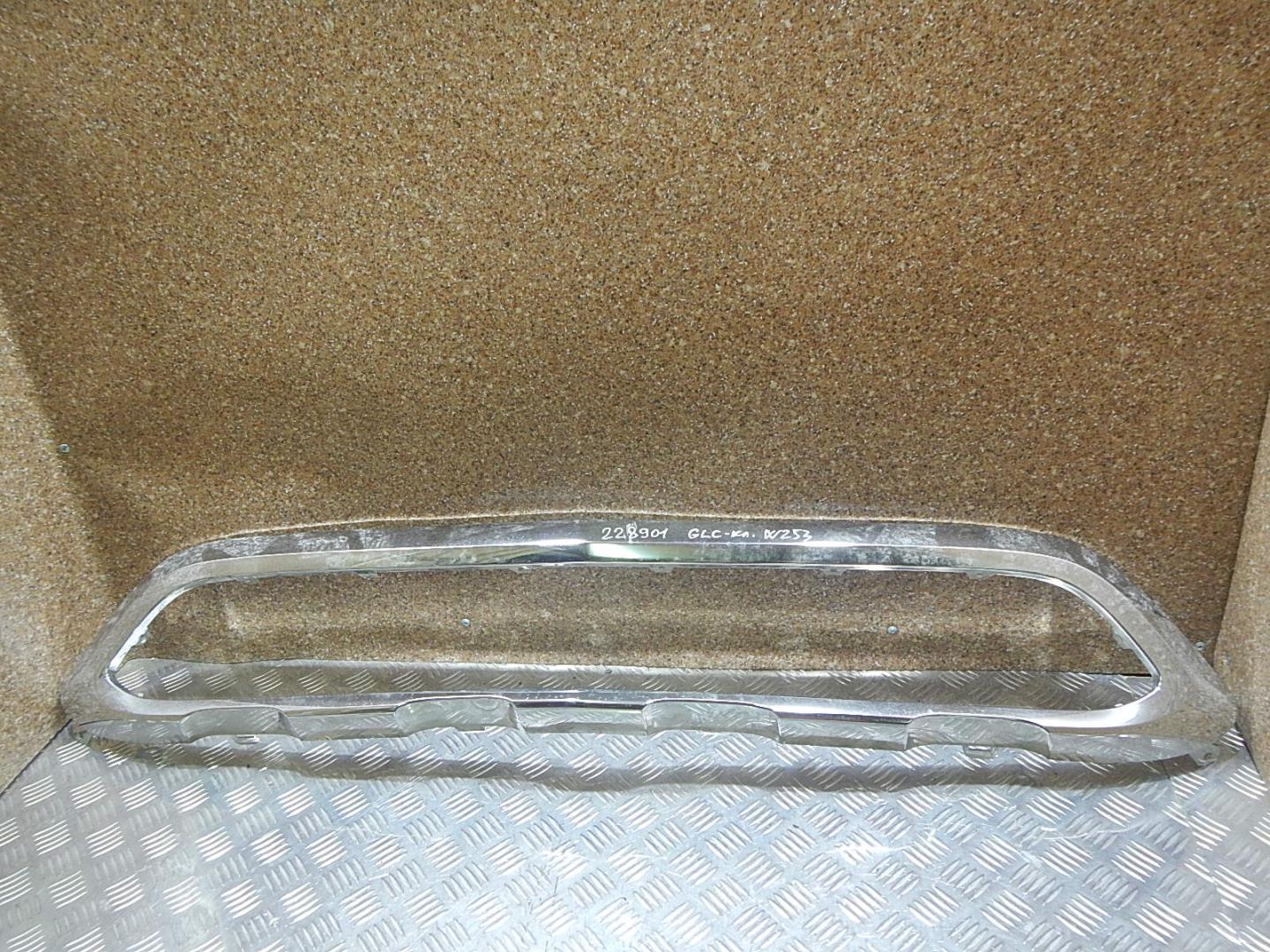 Накладка переднего бампера