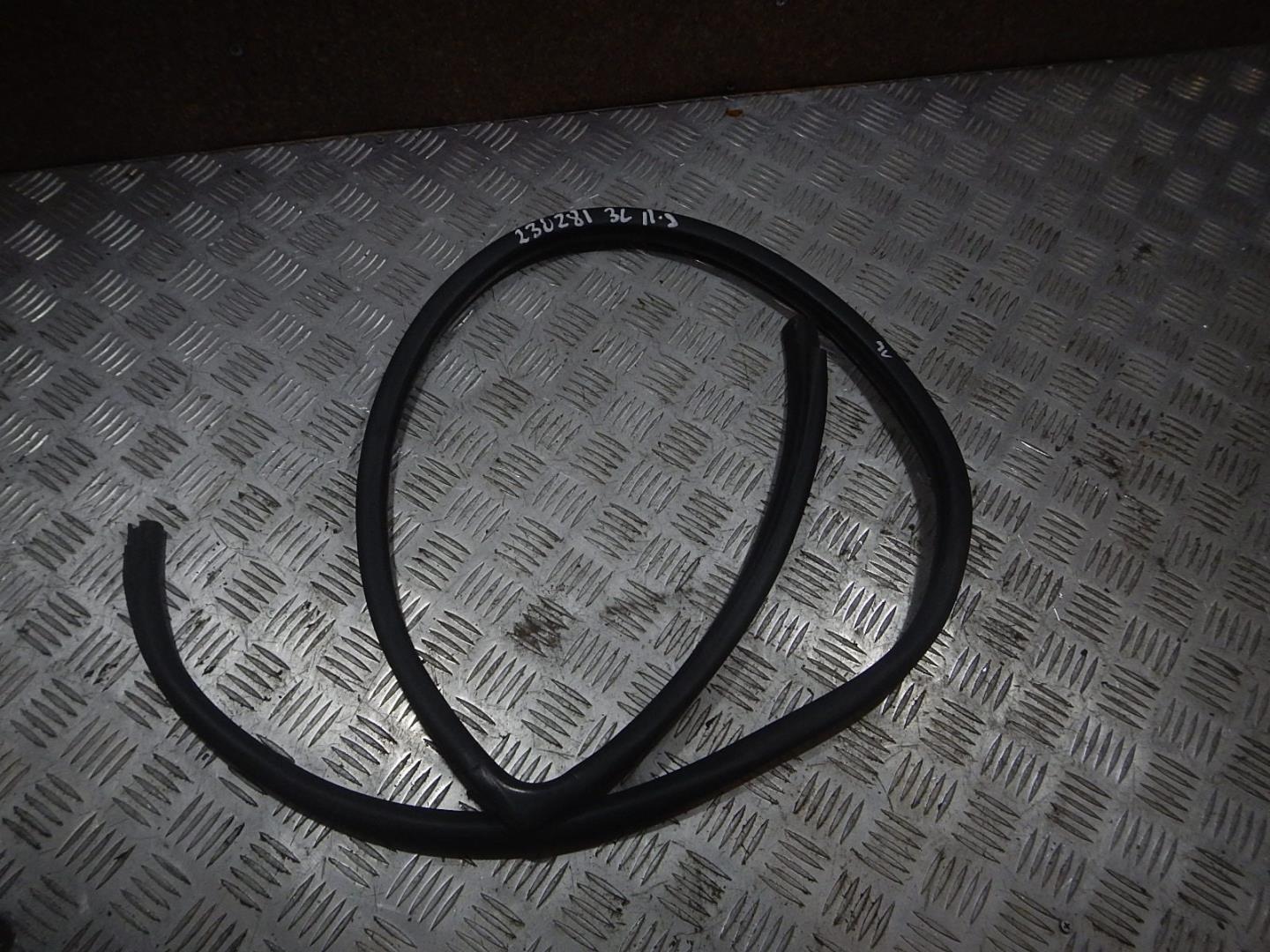 Уплотнитель двери