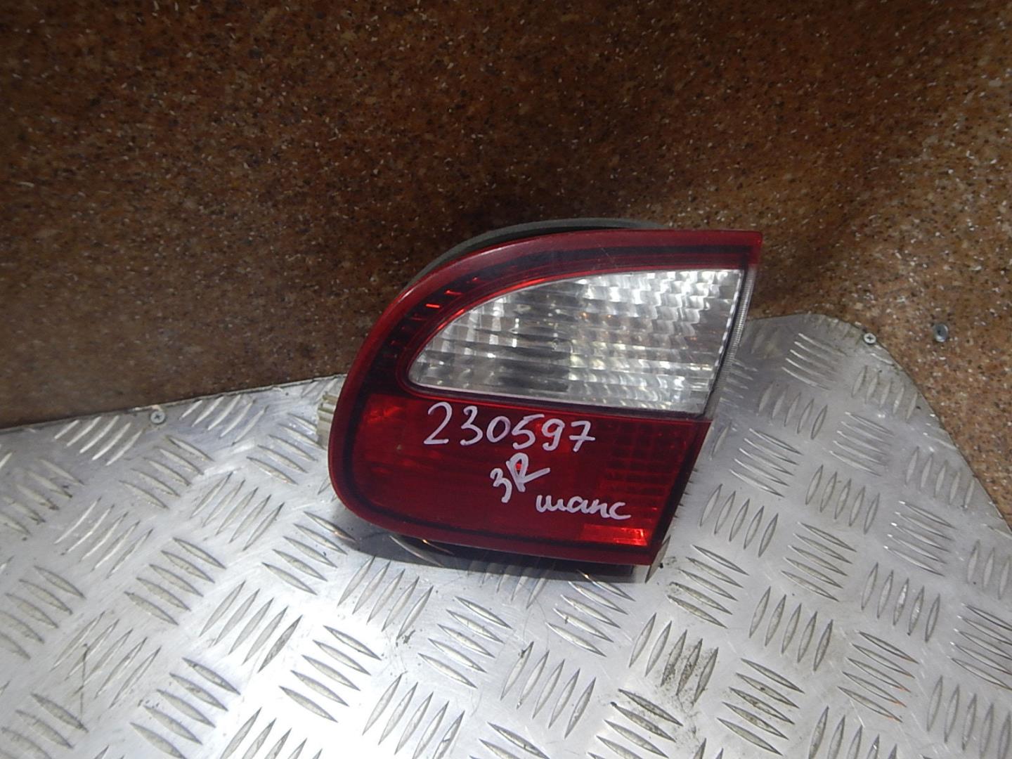 Фонарь задний внутренний правый