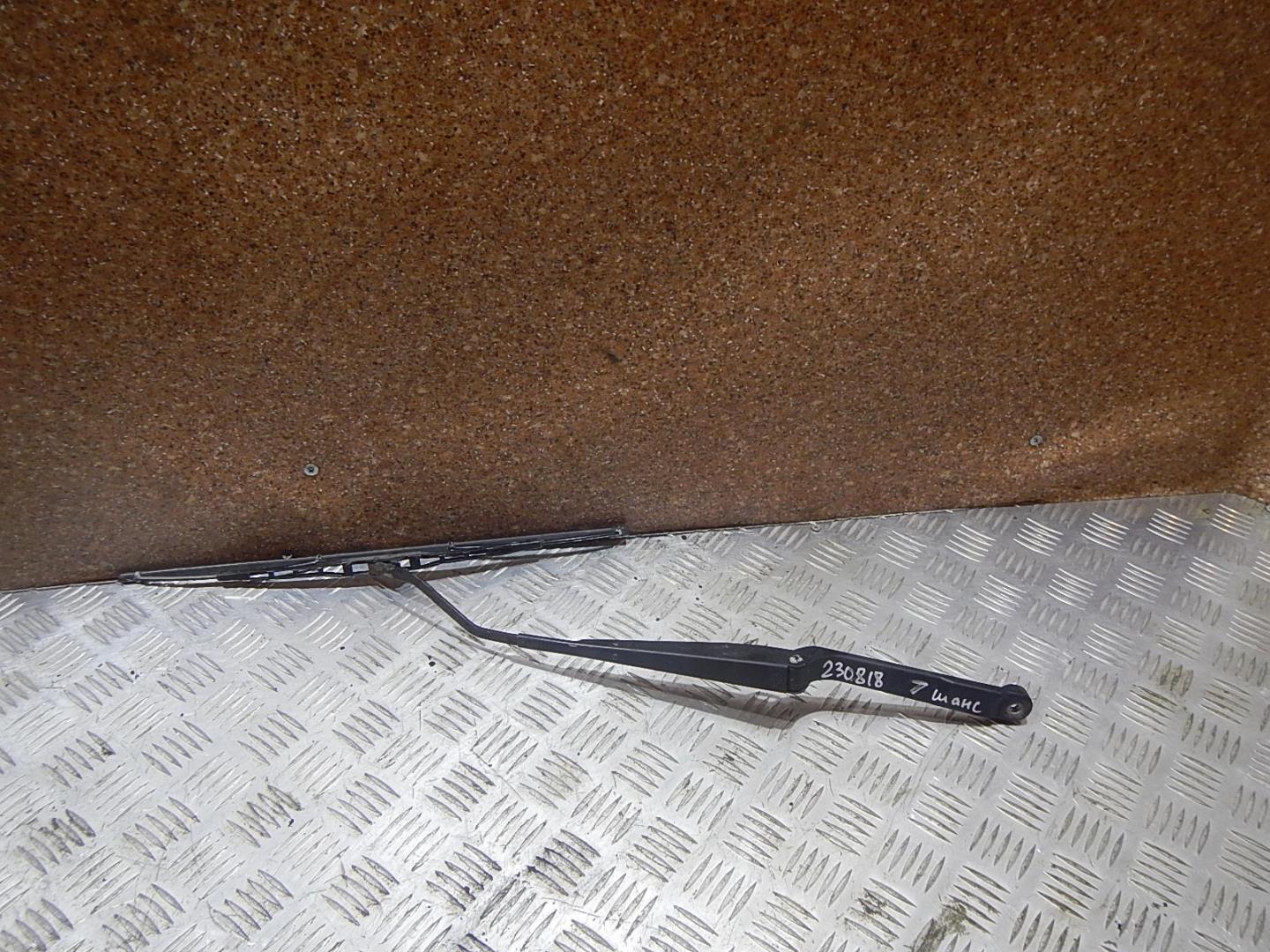 Поводок стеклоочистителя передний левый