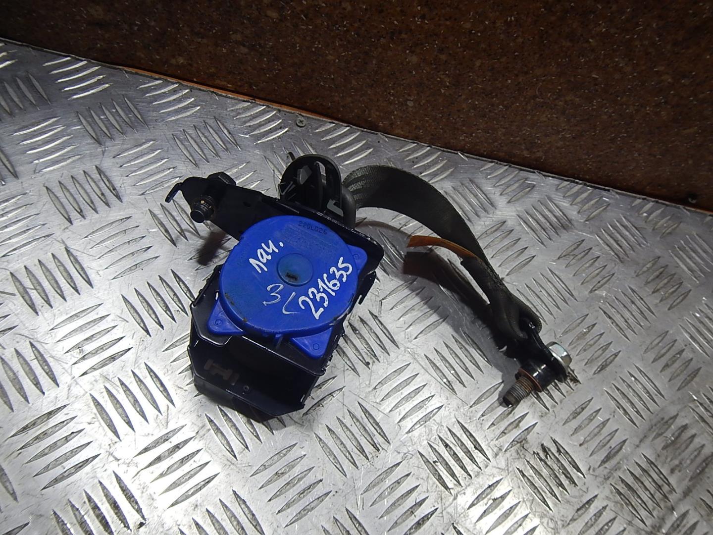 Ремень безопасности