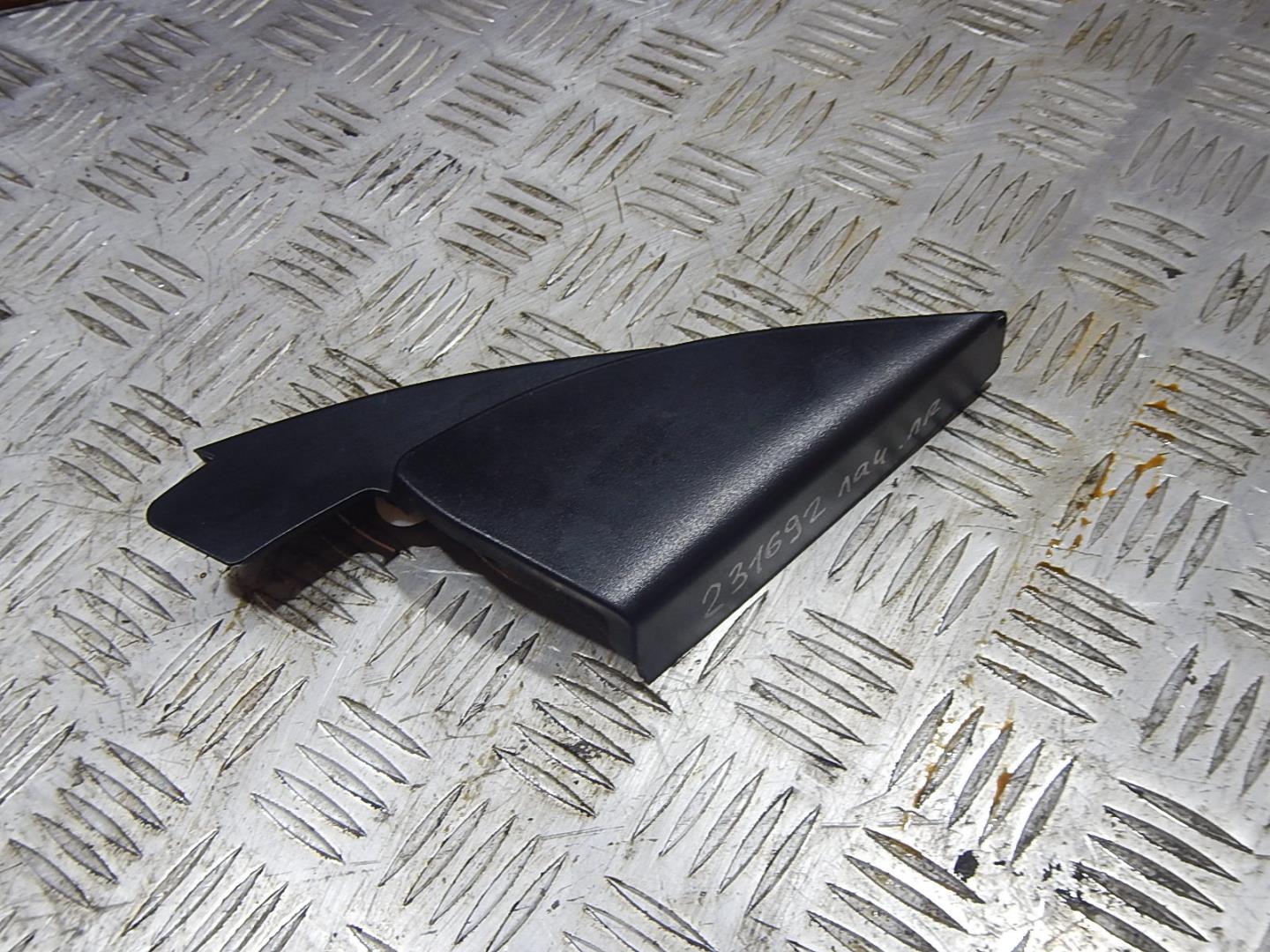 Крышка зеркала внутренняя правая