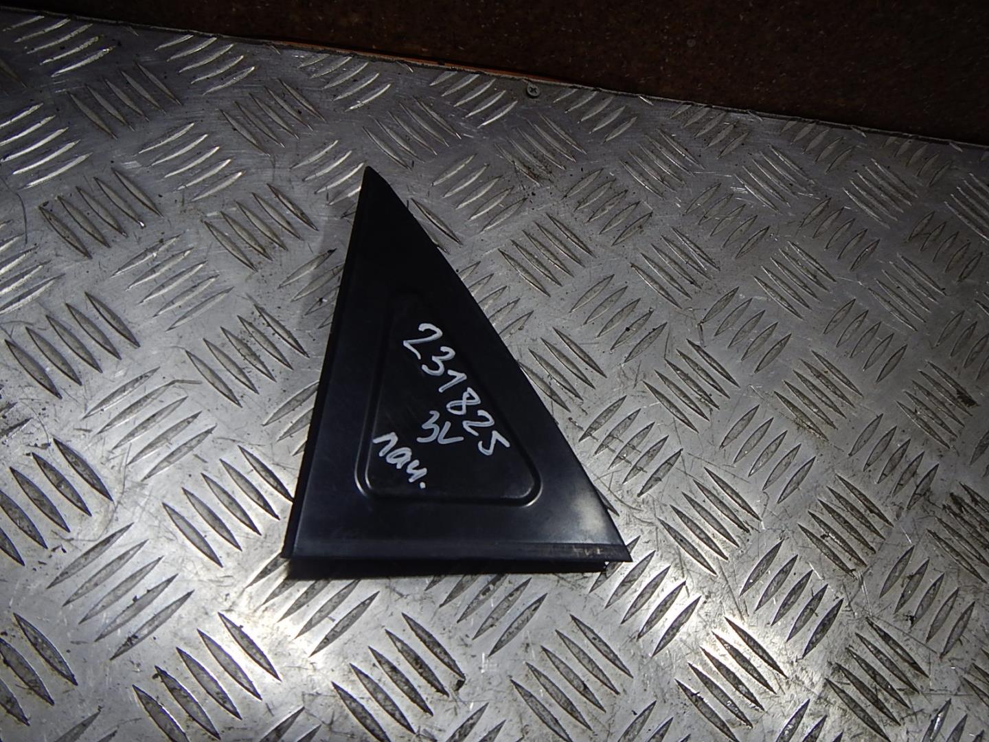 Накладка двери задней левой