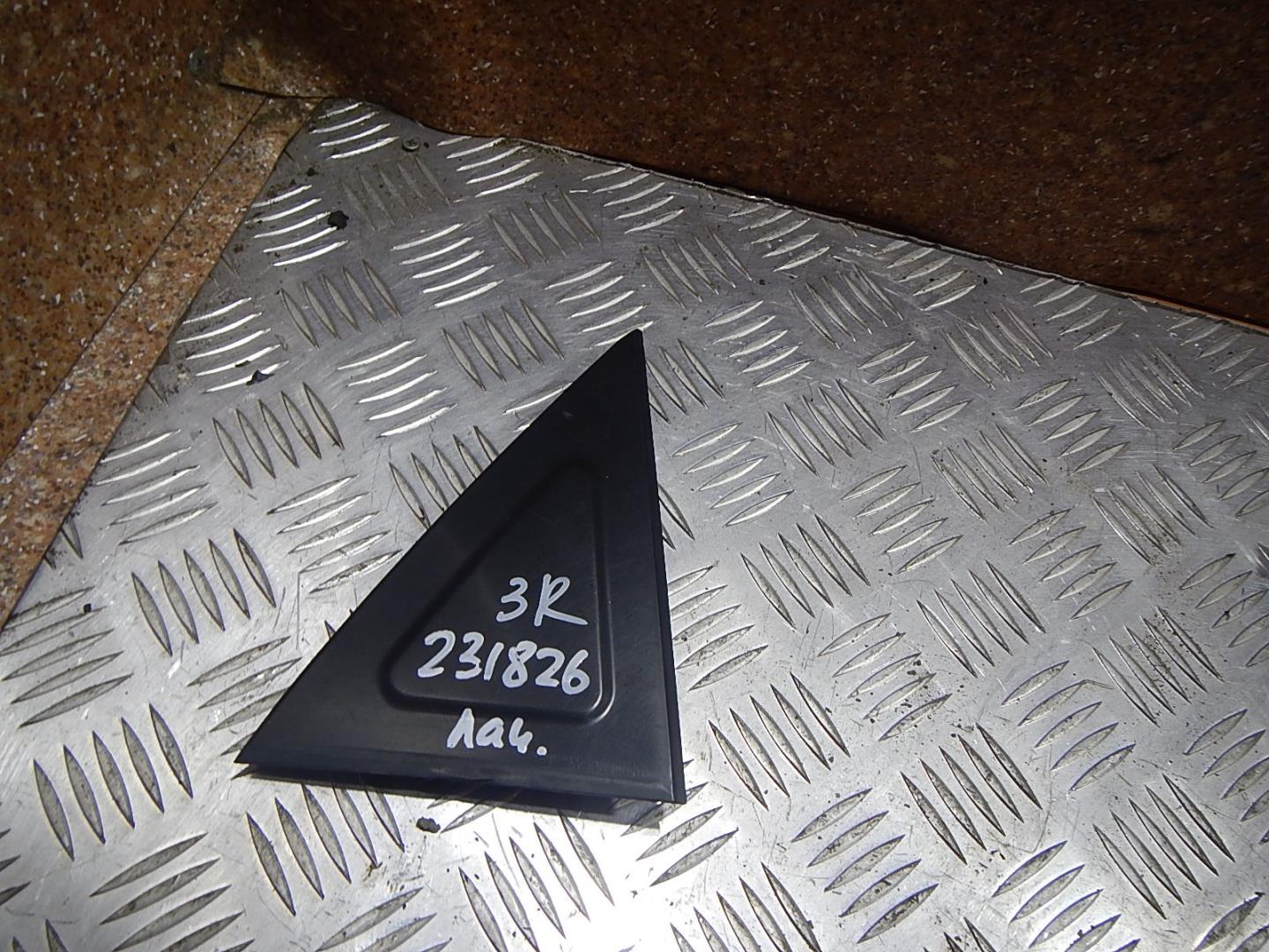 Накладка двери задней правой