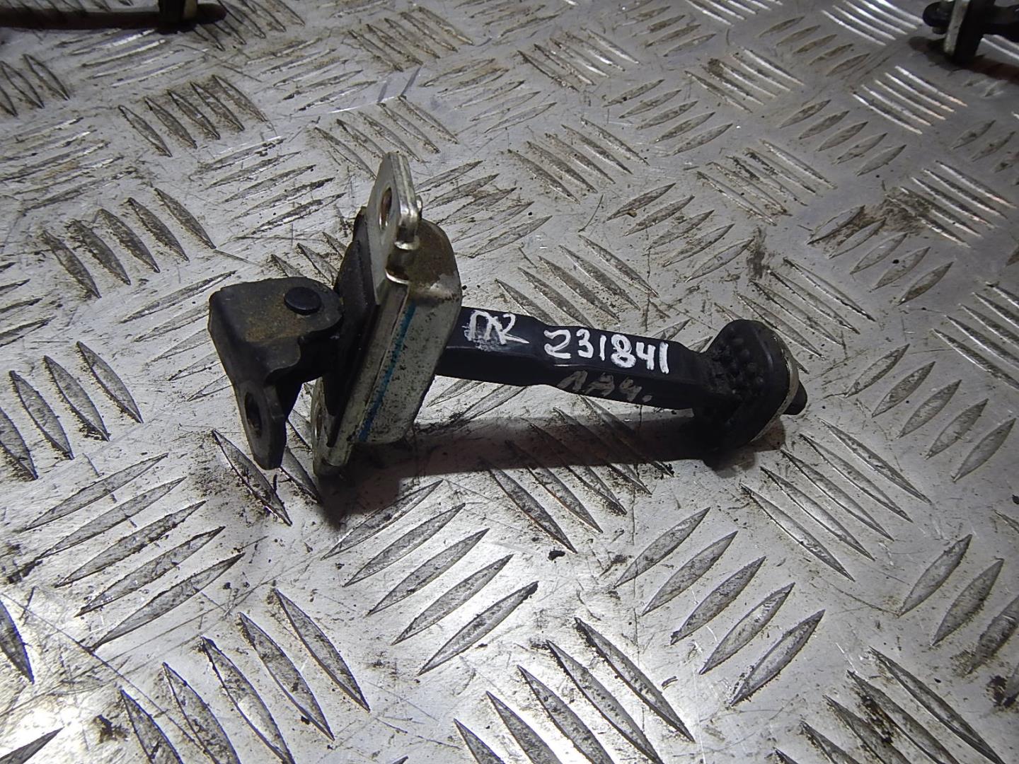 Ограничитель двери