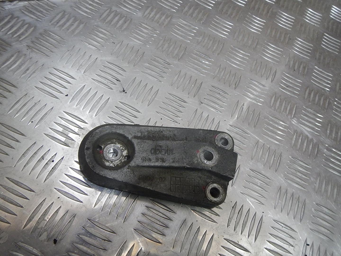 Кронштейн опоры двигателя