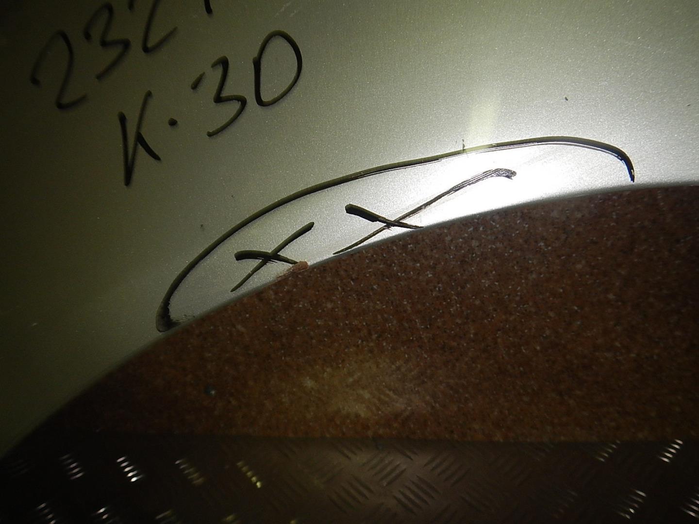 Крыло переднее левое