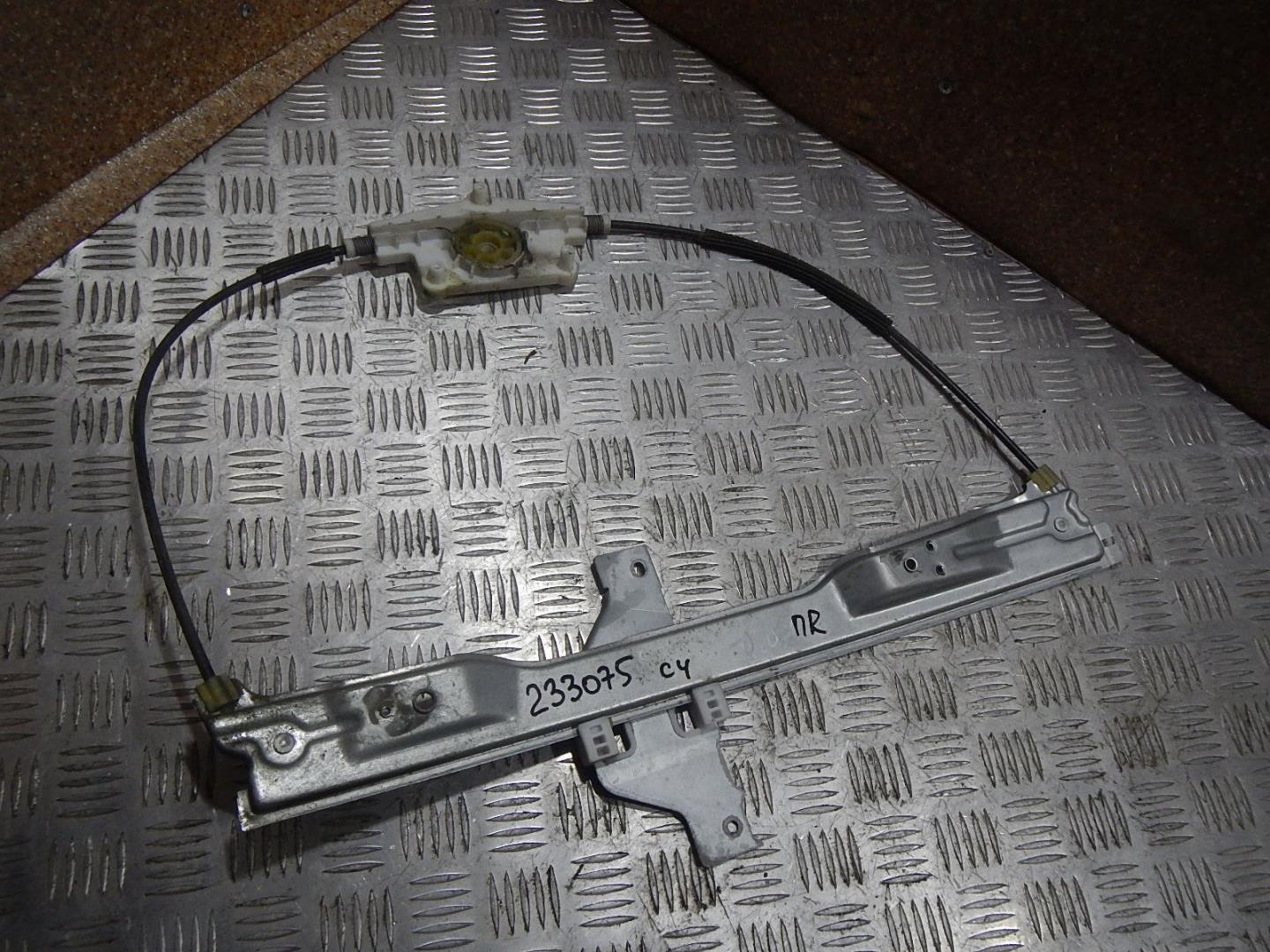 Стеклоподъемник электр. передний правый