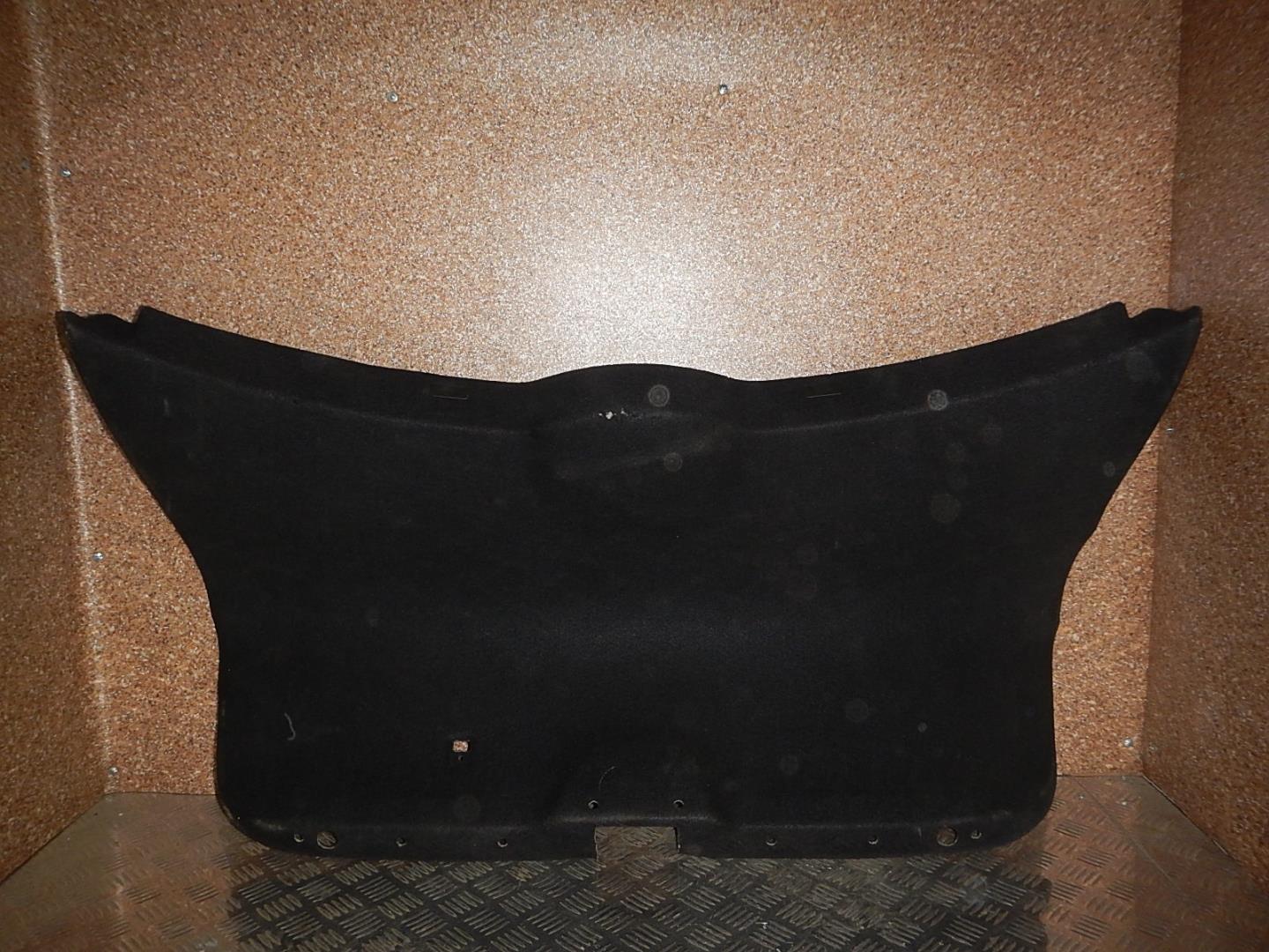 Обшивка двери багажника