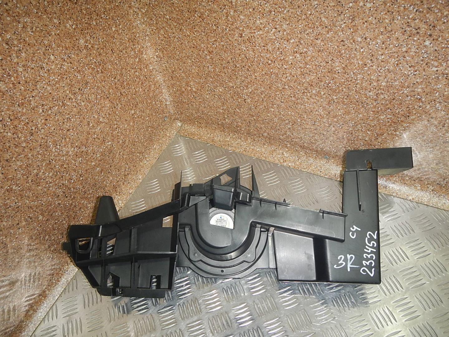 Держатель задней полки