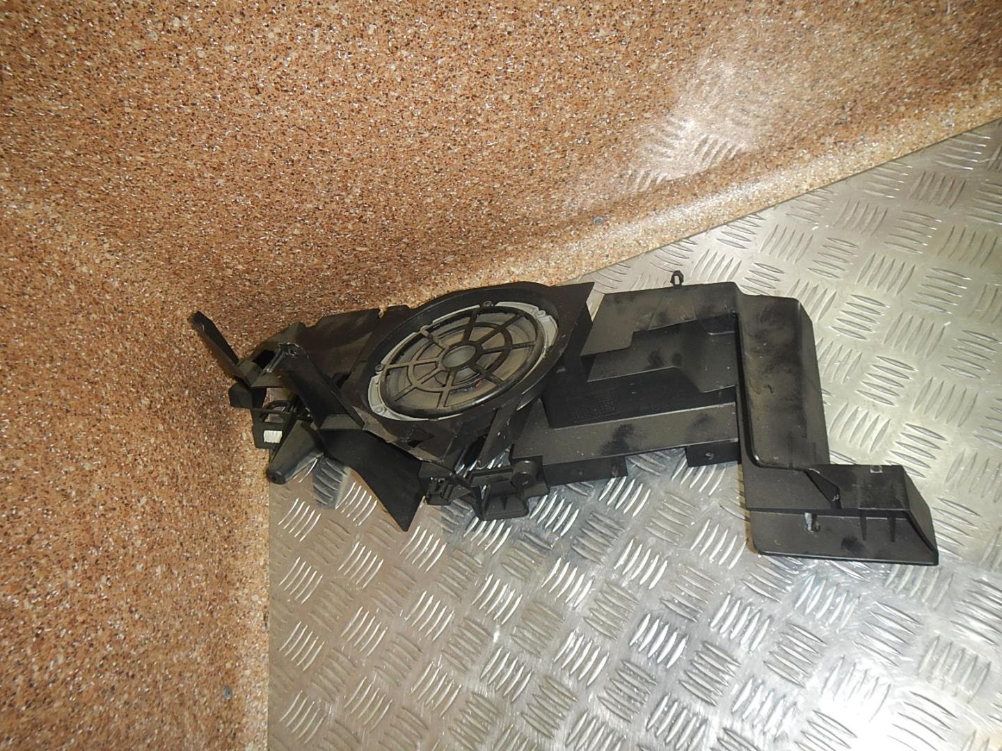 Держатель задней полки