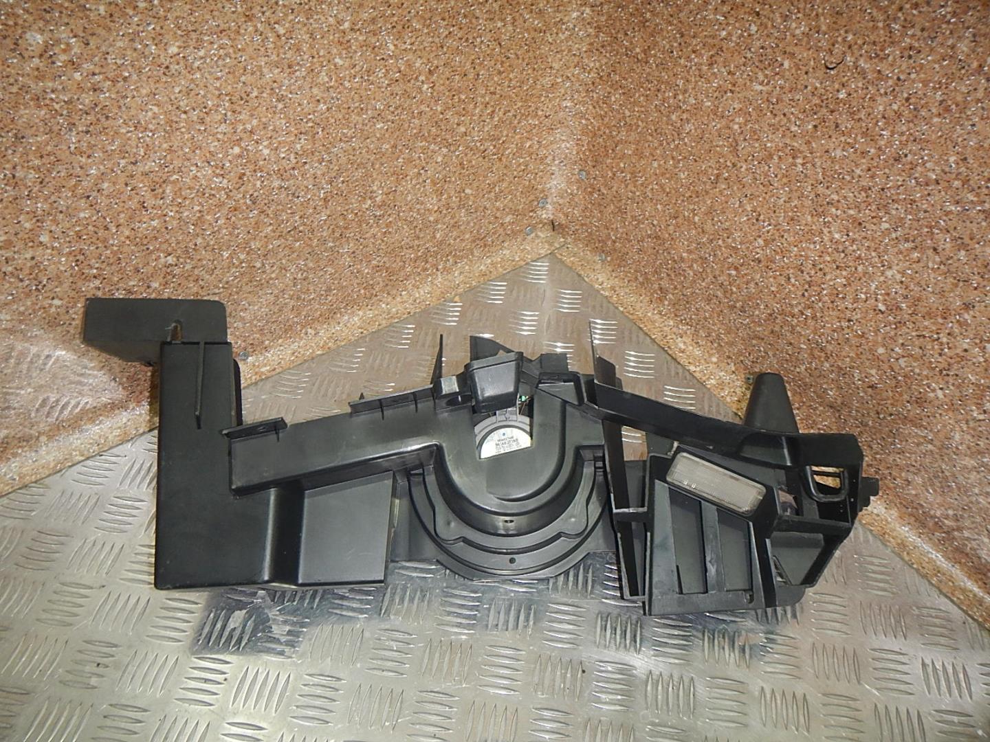 Держатель задней полки