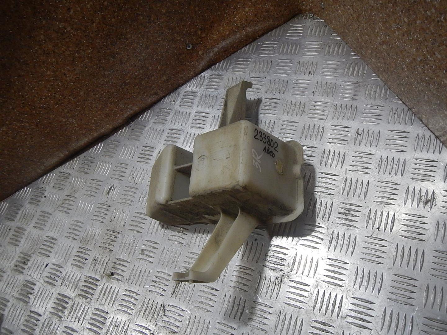 Кронштейн усилителя заднего бампера