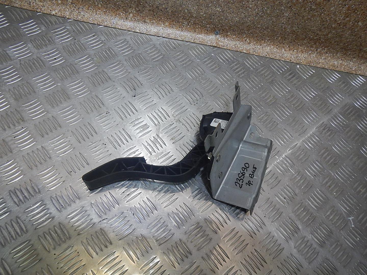 Педаль газа