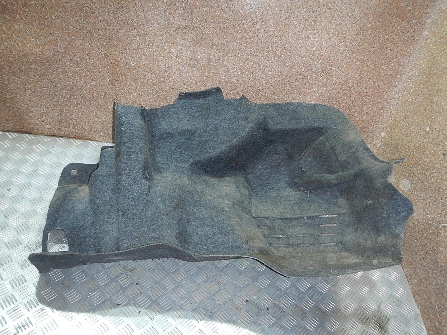 Обшивка багажника