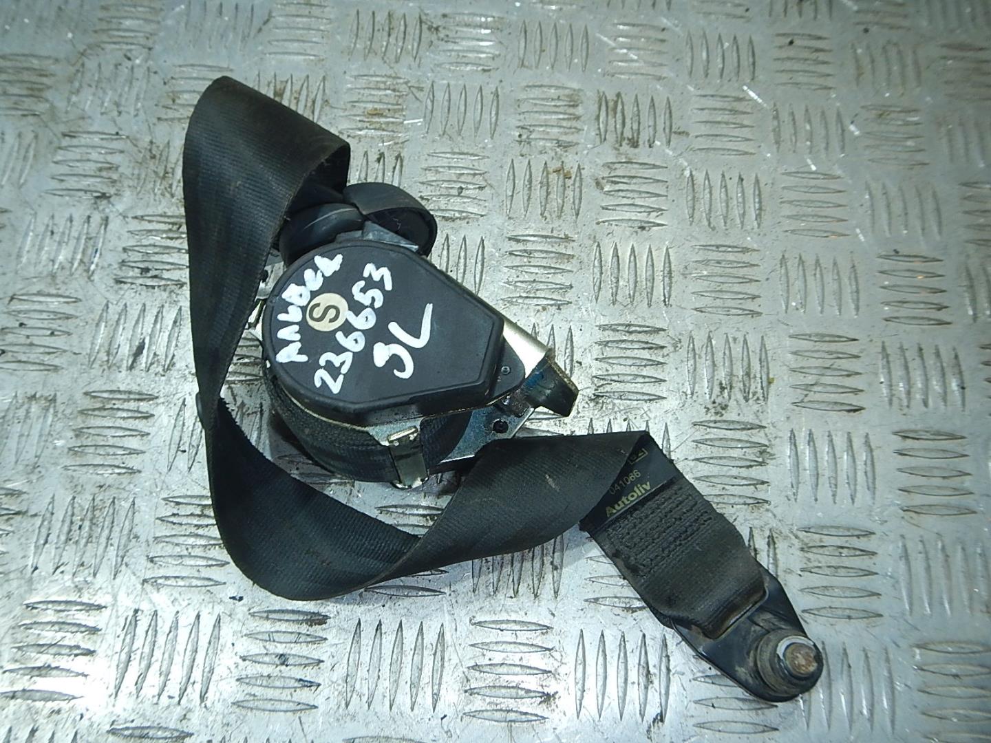 Ремень безопасности