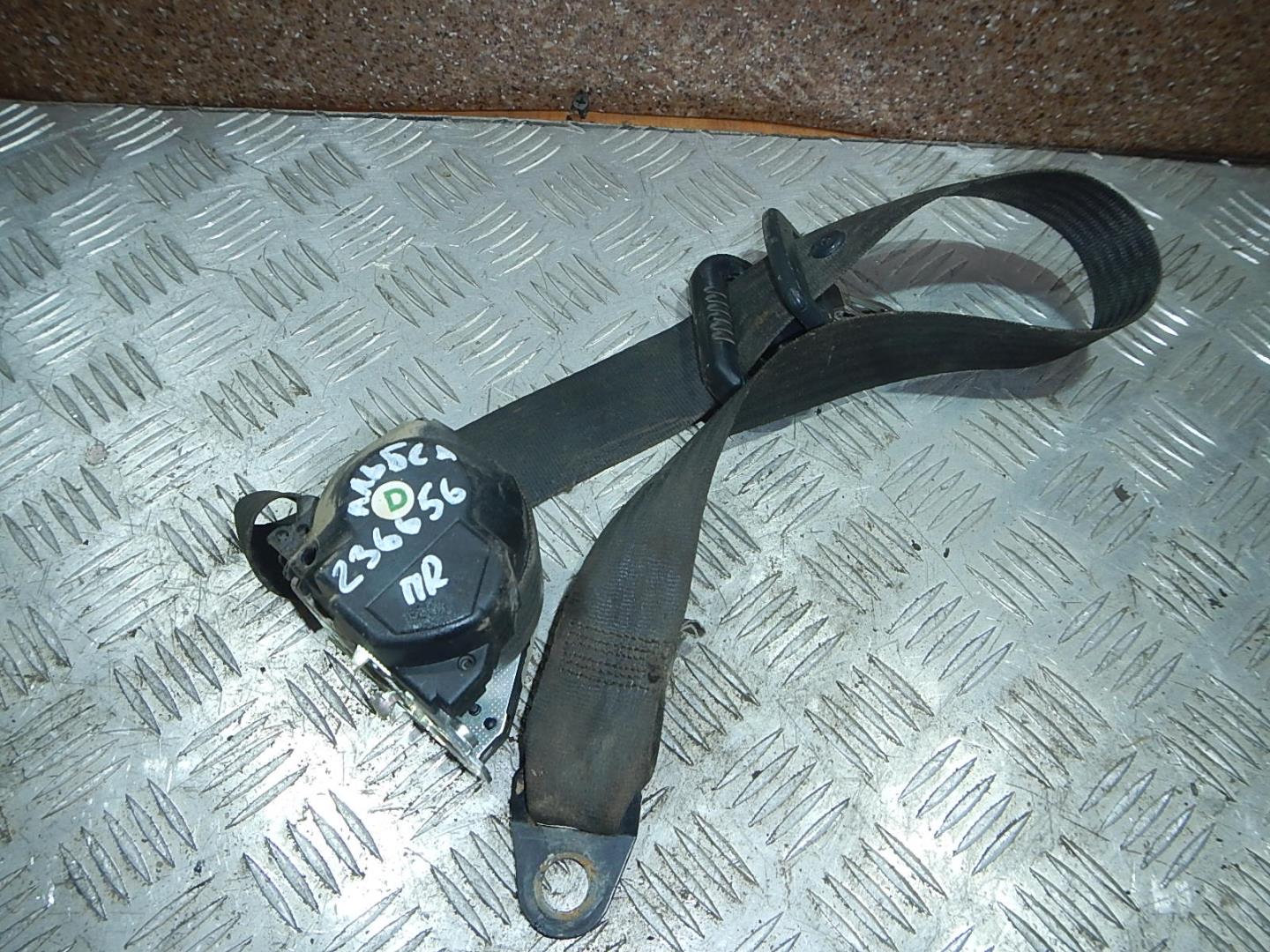 Ремень безопасности