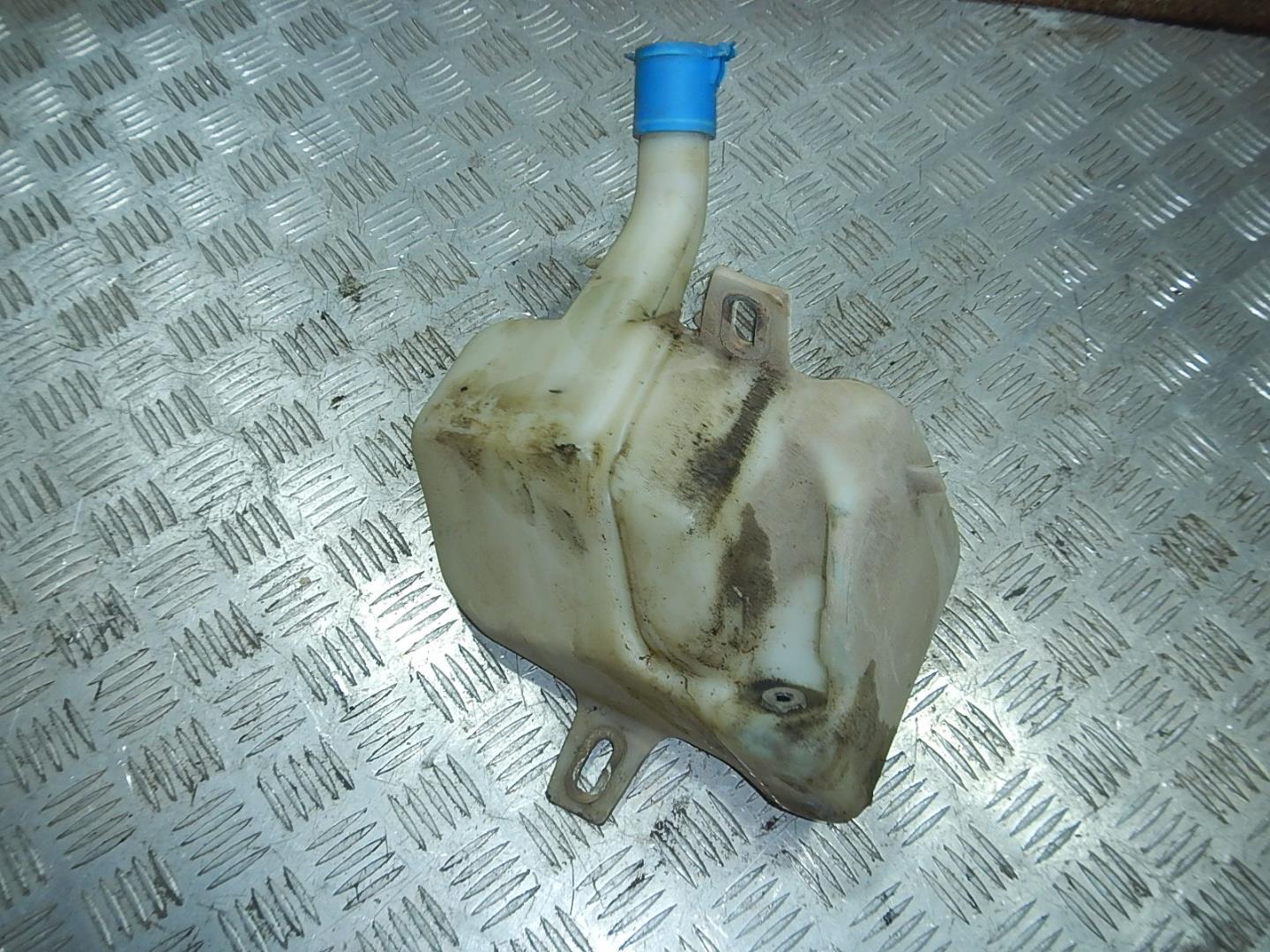 Бачок омывателя лобового стекла