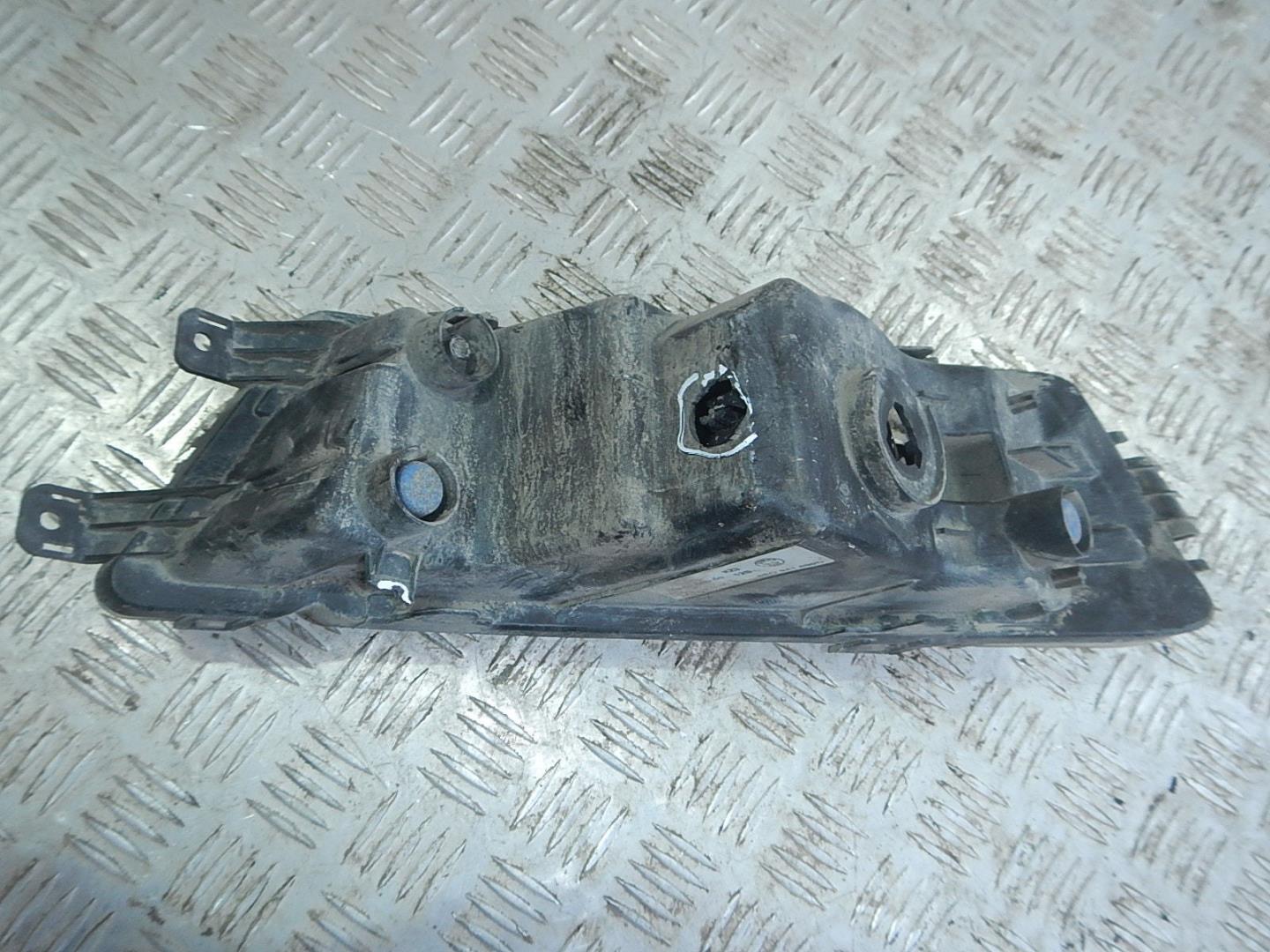 Фара противотуманная левая