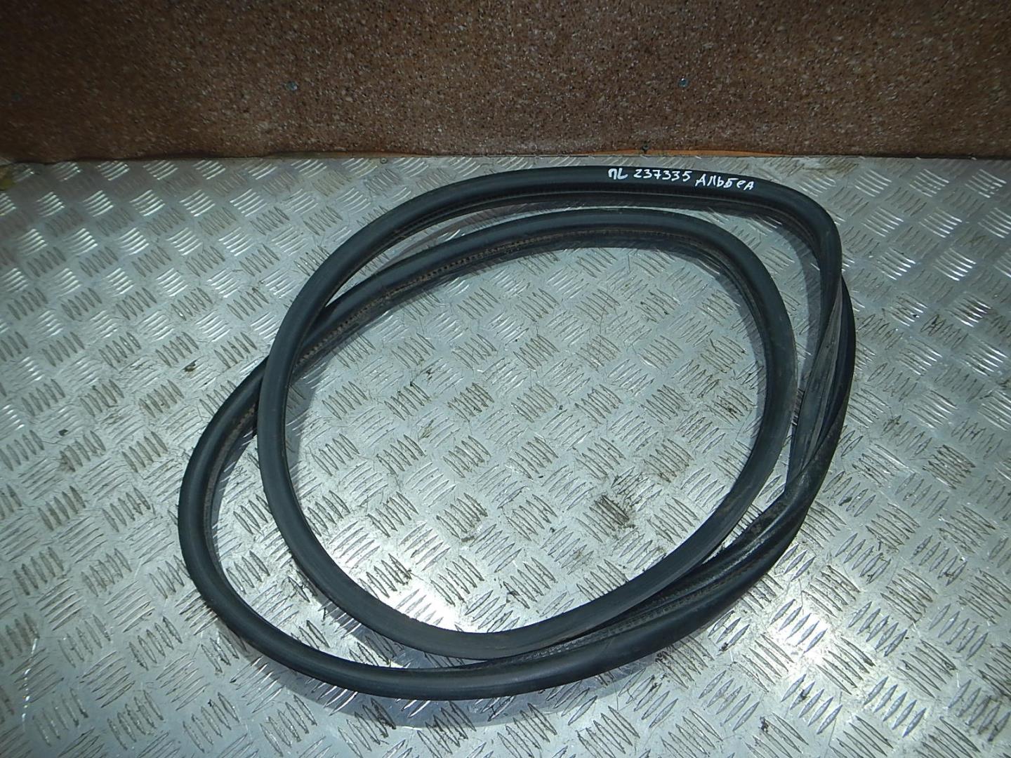 Уплотнитель двери