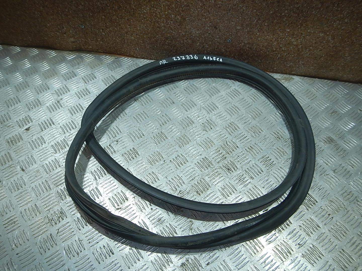 Уплотнитель двери