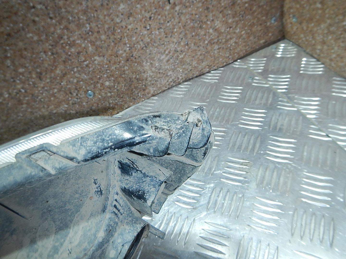 Фара противотуманная правая